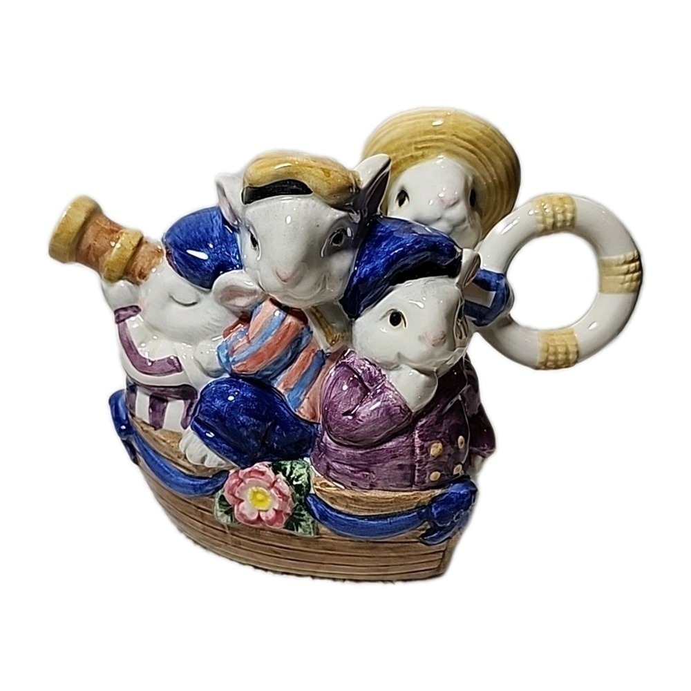 Fitz & Floyd Bustles and Beaus Bunny Rabbit Creamer. Excellent Condition